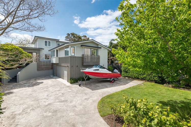 36 Williamson Avenue Belmont_23