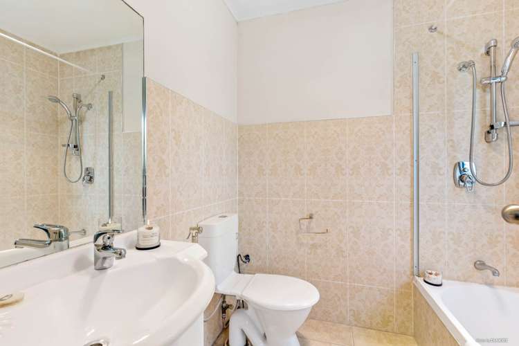 1/42 Brains Road Kelston_13