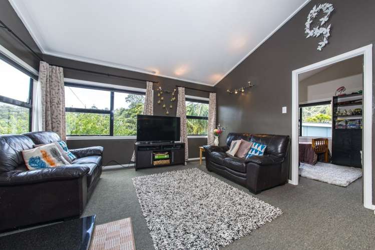 31 Foster Avenue Huia_9