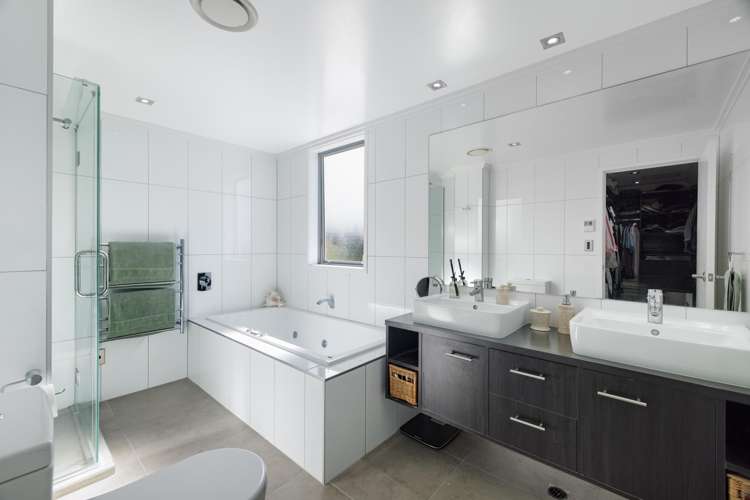 3/104 Harbour Drive Otumoetai_26