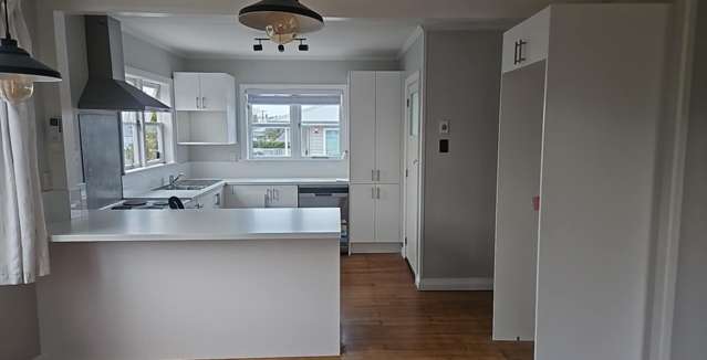 Charming 3BR Home with Garden!