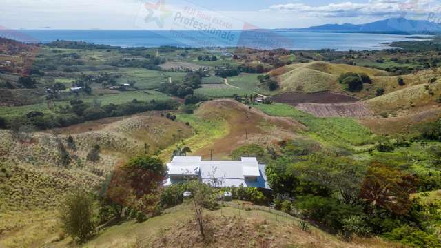 PRIVATE LUXURY ESTATE ON 15.5 ACRES OF FREEHOLD LAND WITH BREATHTAKING SEA VIEWS IN FIJI