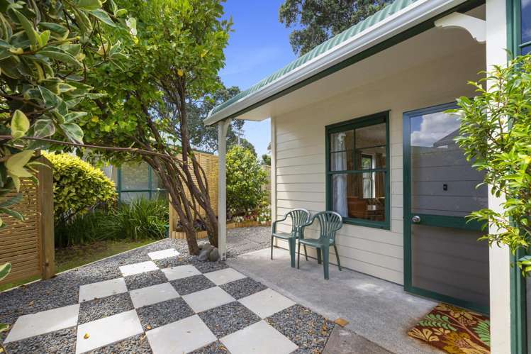 2/70 Whiteley Street_0