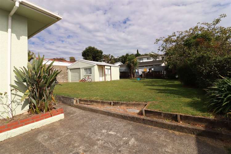 36 Churchill Avenue Richmond_14