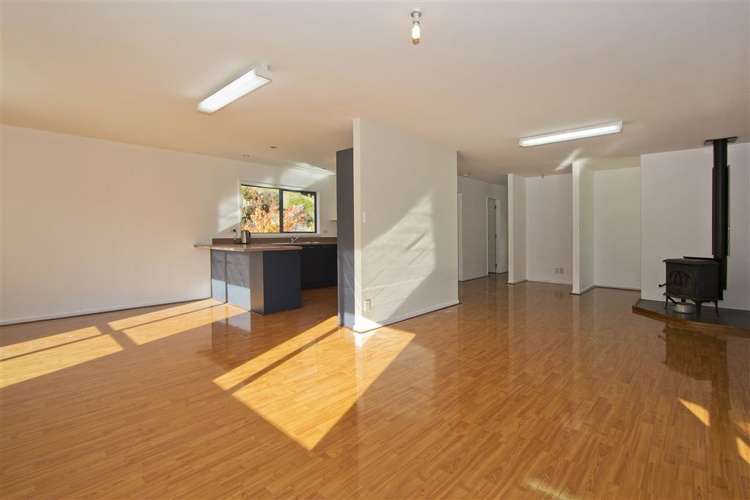 46 Pencarrow Crescent Wainuiomata_15