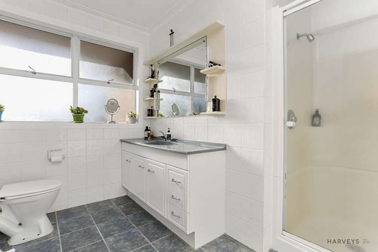 6 Fairmount Road Titirangi_18