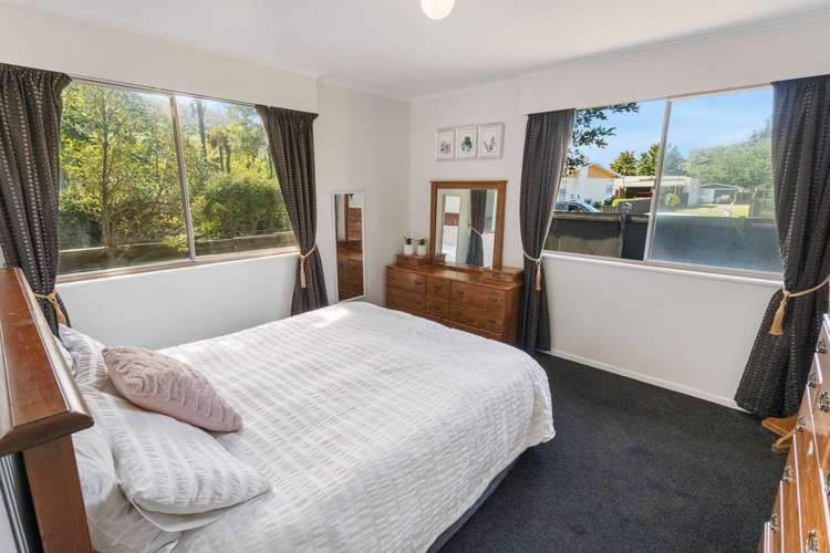 18 Joanne Crescent Pukehangi_10