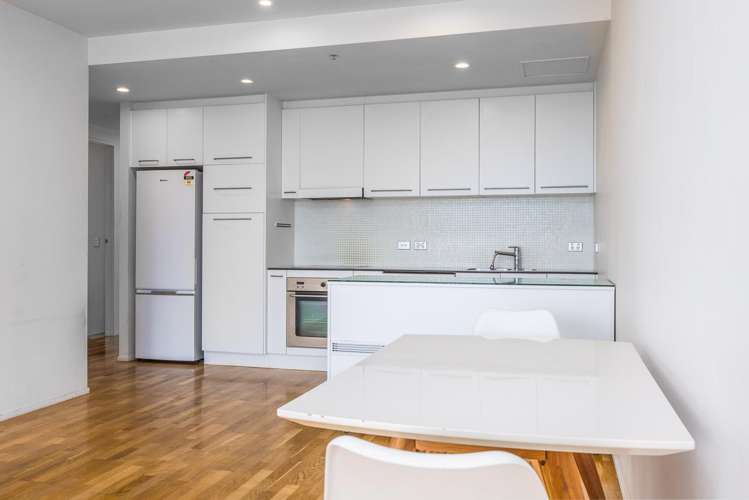 906/18 Beach Road Auckland Central_10
