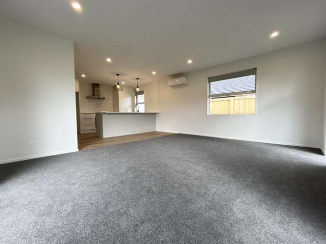 15 Campbell Drive 1476_4