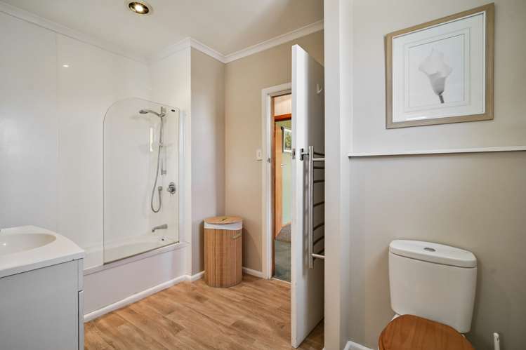 711 Maitland Crescent Mayfair_10