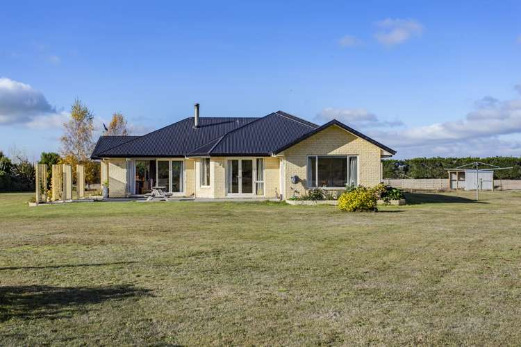 2199 South Eyre Road West Eyreton_15