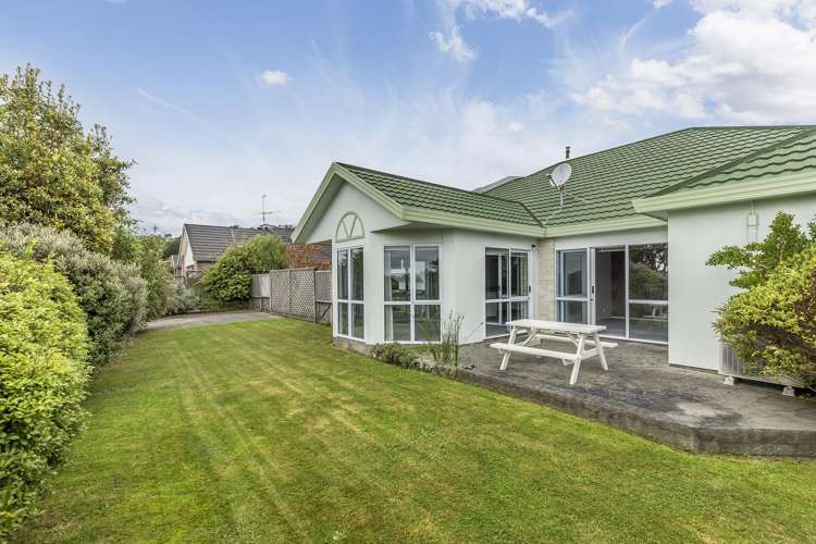 1 Tombane Terrace Papakowhai_1