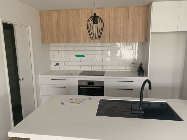 184 Faringdon Boulevard Rolleston_31