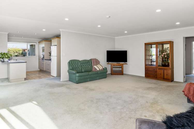 3 Avening Close Blenheim Central_10