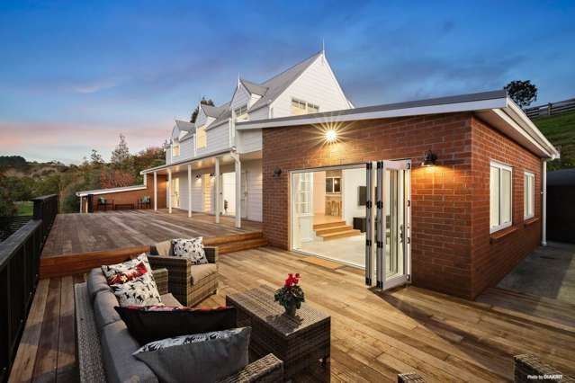 TWO HOMES, ONE EXCEPTIONAL LIFESTYLE – Country...