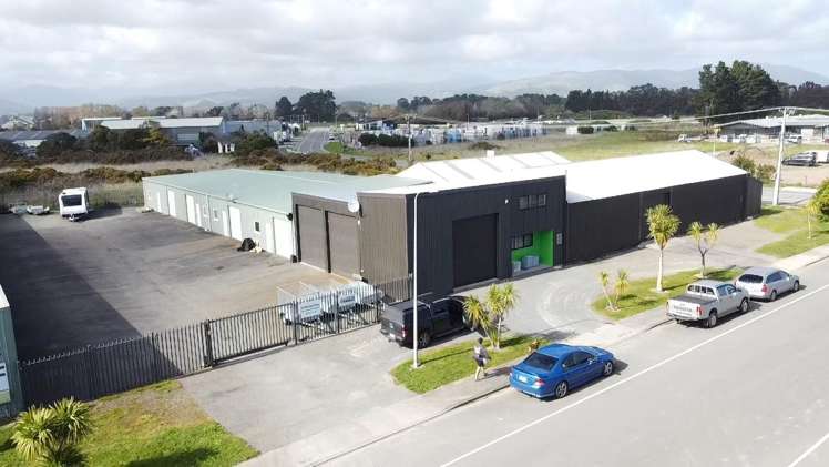 Unit 3/52 Riverbank Road Otaki_1
