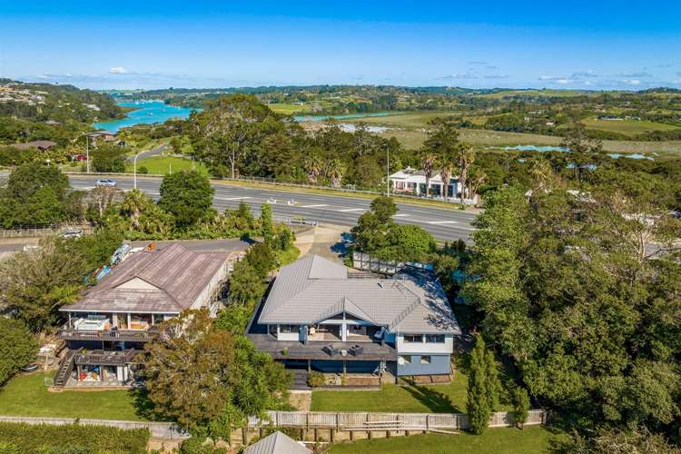 210 Whangaparaoa Road Red Beach_35