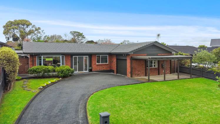 6 Camira Place Botany Downs_33