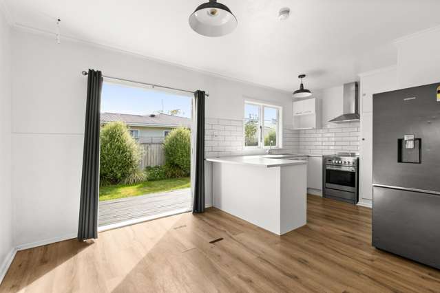 80 Harold Holt Avenue Onekawa_2