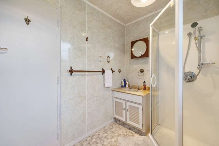 18 Elwyn Crescent Green Island_11