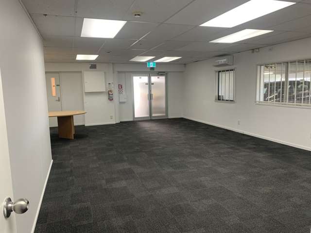 Level 1, Tenancy B, 34 Barrys Point Road Takapuna_3