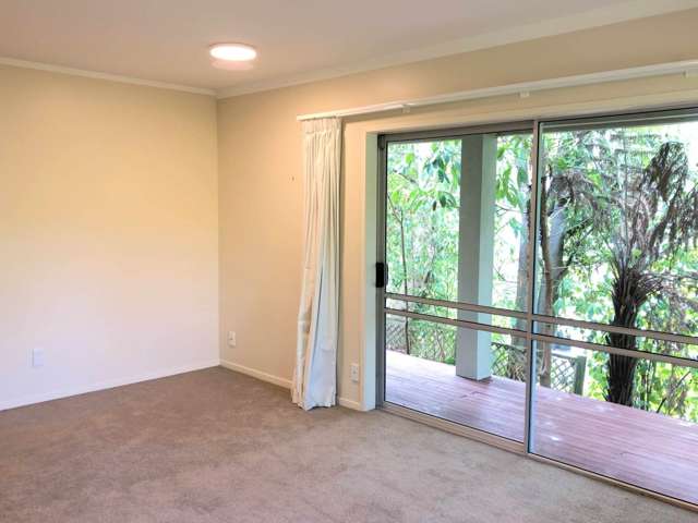 TRANQUIL SETTING WITH RESERVE OVER THE FENCE