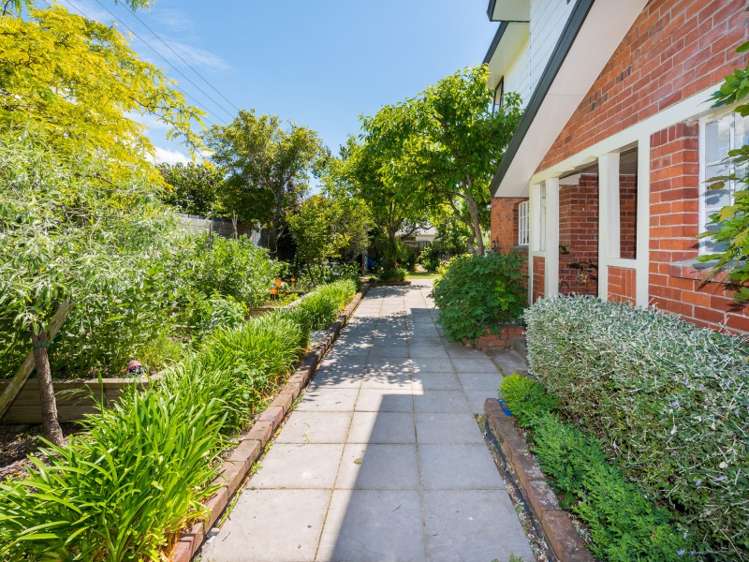 15 Brian Bary Street Redwoodtown_16