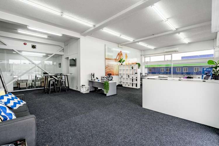 228 Dee Street and 11 Earnslaw Street Avenal_25