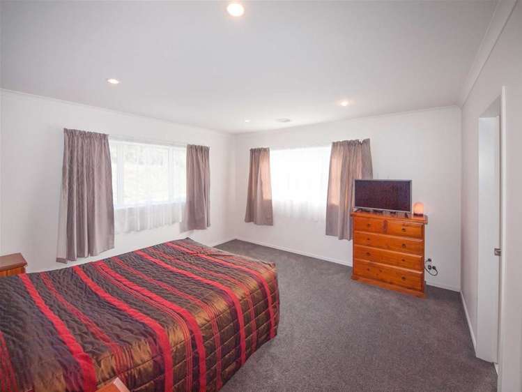 98 Amesbury Drive Churton Park_12