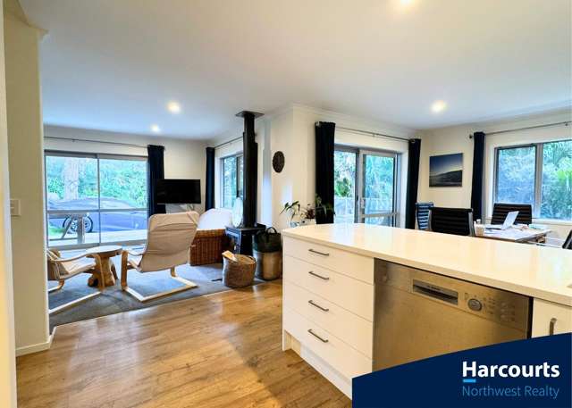 296 Motutara Road Muriwai Beach_4