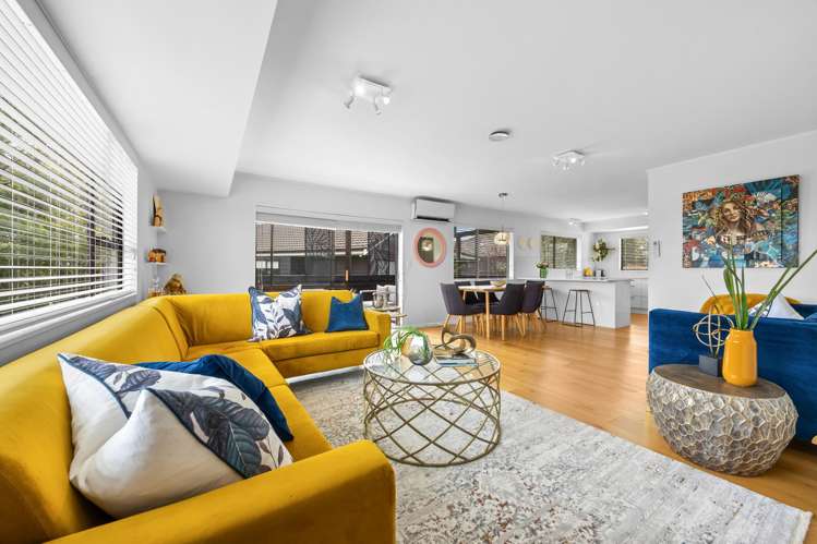 3 Pinewood Grove Botany Downs_6