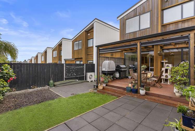 211 Jack Lachlan Drive Beachlands_13