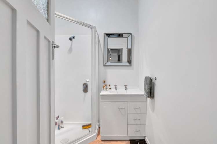 58 Pembroke Road Stratford_12