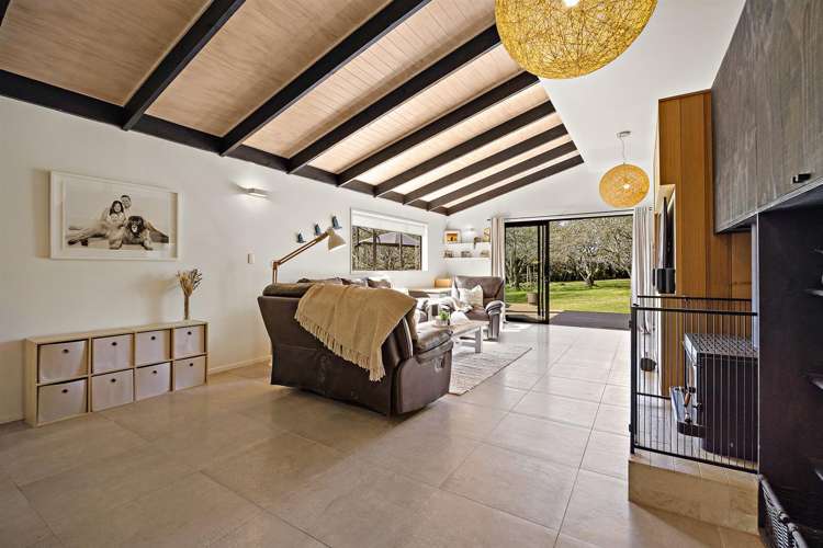 1115 State Highway 16 Waimauku_14