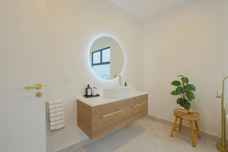 8 Maire Street Woburn_8