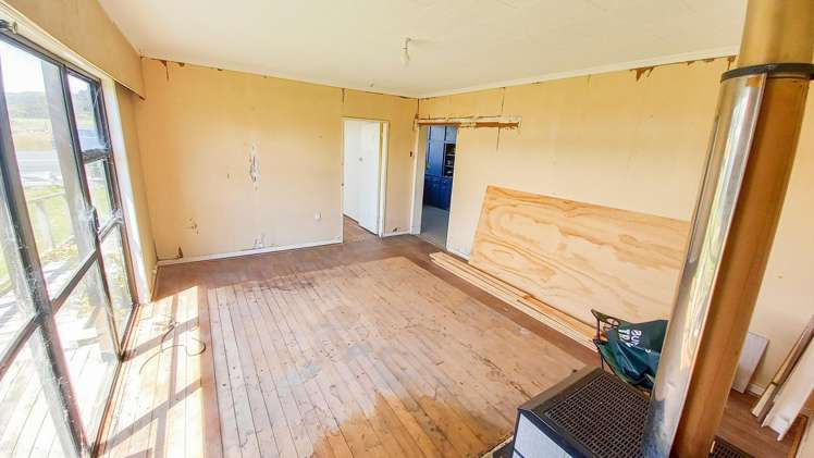 1 Main Road Tuatapere_7