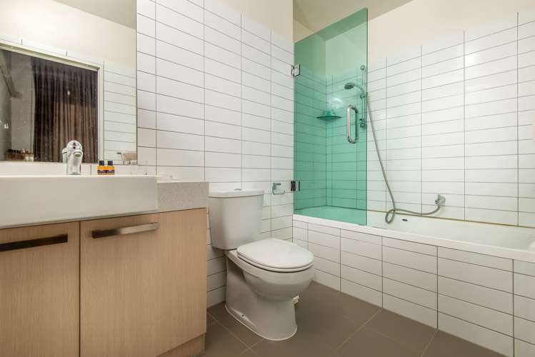 5e/84 Gunner Drive Te Atatu Peninsula_10