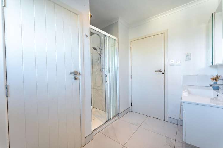 44 Barnes Street Glenwood_18
