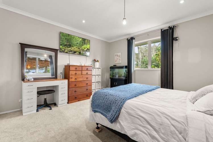 6 Horsley Grove Pyes Pa_17