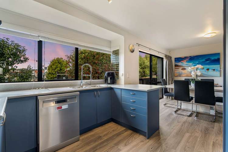 32 Holiday Road Stanmore Bay_12