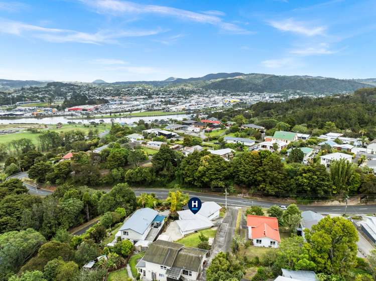 8 Memorial Drive Parahaki_19