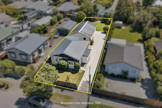 Extra Large Garaging & Renovated Family Home