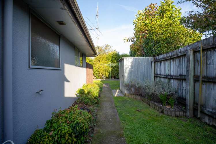 8 Maple Crescent Richmond_14