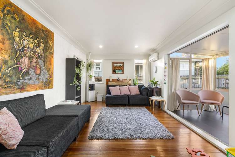 7 Woodford Avenue Henderson_20