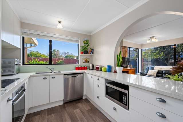 Move in ready, vacant possession