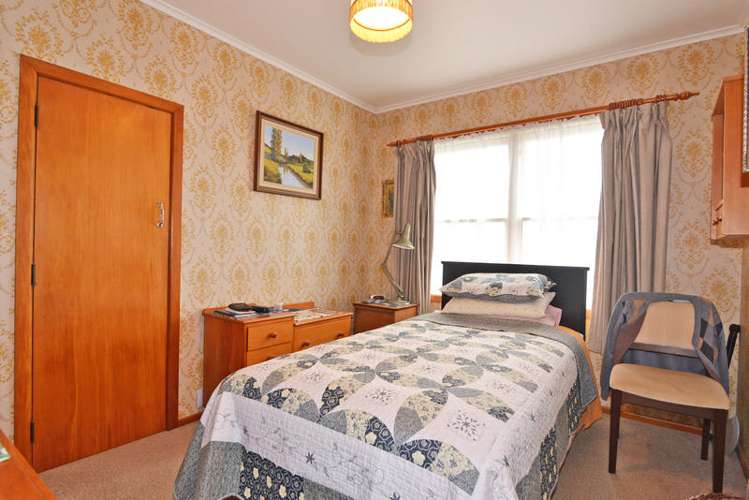 7 De Val Drive Titirangi_10