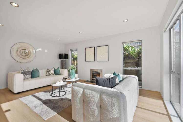 98 Medallion Drive Oteha_2