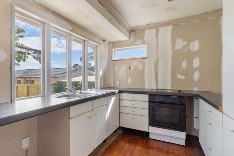 125 Titirangi Road New Lynn_11