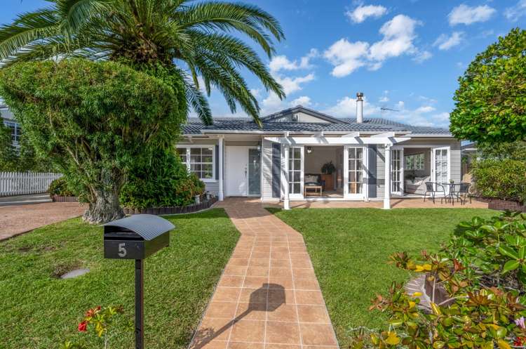 5 Micawber Place Mellons Bay_26