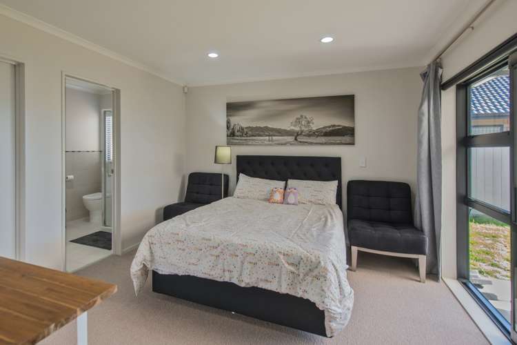 47 Hadley Wood Drive Wattle Downs_17